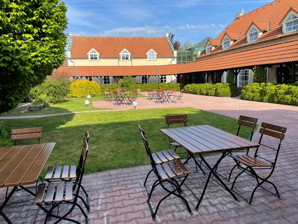 Bechneruv Statek Otel Lány Dış mekan fotoğraf
